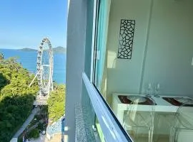 Flat - Frente Mar, Roda Gigante e Estrada da Rainha