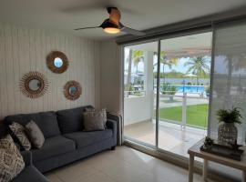 Playa Blanca escapada perfecta con vista al mar y piscina en R&iacute;o Hato，位于普拉亚布兰卡的海滩酒店