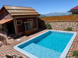 Mountain paradise Премиум дача в Чимгане，位于Chimgan的酒店