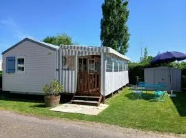 Bungalow charmant à Meschers-sur-Gironde avec piscine partagée