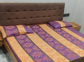 Shree Hariraj Guest House，位于瓦皮的酒店