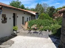 Fig Tree Cottage 1 x Super King or 2 x Single Beds