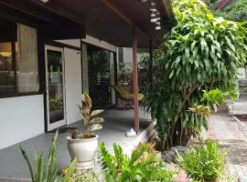 AT ASok Vintage House Near BTS Asok MRT Sukhumvit