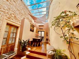 La maison du Bougainvillier 10 personnes，位于Dions的酒店