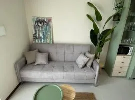 Lakefront Apartment with Panoramic Pool