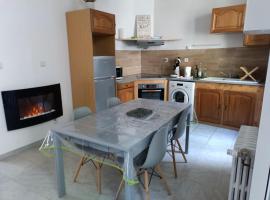 Appartement avec terrasse 53m2，位于Saint-Martin-de-Valamas的酒店