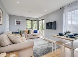 City Line Apartment 5