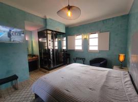 Chambre 3, Riad 3 Couple only au village naturiste，位于阿格德角的摩洛哥传统庭院