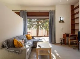 Cedrus & Carob House, walking distance to beach!