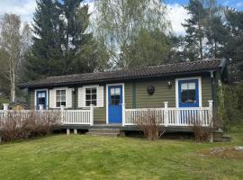 Guest House Gäststuga Bullandö in the archipelago，位于韦姆德的酒店