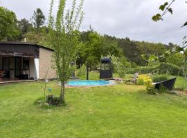 Ferienhaus Garten und Pool Ferienwohnung und Gästehaus，位于Oderberg的酒店