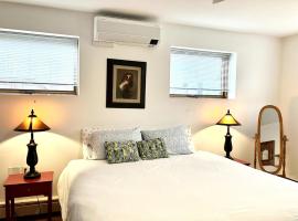 Luxury, Convenience and Comfort Near Acadia!，位于埃尔斯沃思的酒店