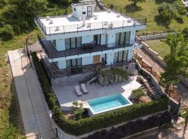 Villa Florale，位于Shirokë的酒店