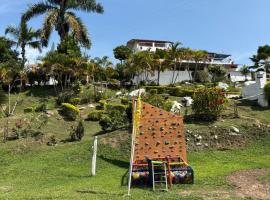 Villa Paula Piscina privada en La Mesa，位于拉米萨的酒店