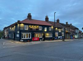 The White Bear Hotel Bedale，位于比代尔的酒店