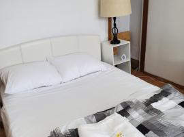 Toronto Little Italy Guest House，位于多伦多的酒店