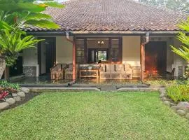 Urbanview Rumah Ebo Dago Bandung