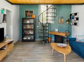 La Posta Di Cadimare - Chill in the Mezzanine Bedroom at a Former Post Office，位于费扎诺的酒店