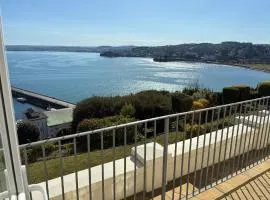 No1 Marina Court - Wow Sea View Apartment