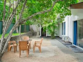Araliya Villa Hikkaduwa