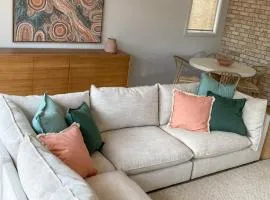 Seaside Daisy 3 Bedrooms 6 Beds