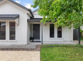 Getaway on Wallace - Fantastic central location，位于芒特甘比尔的酒店