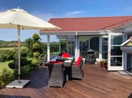 Outstanding Close To Nice Beachh