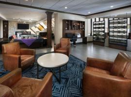 DoubleTree by Hilton Manhattan, KS，位于曼哈顿的酒店