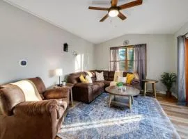 Natures Retreat Renovated with Quiet Pond Views