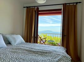 Podaca Holiday House with Sea View，位于波达卡的酒店