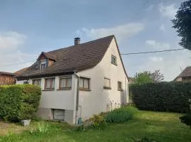 Maison spacieuse à Sainte-Croix-en-Plaine avec jardin