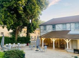 Hôtel du Cheval Blanc - Paris Marne La Vallée，位于若西尼的酒店