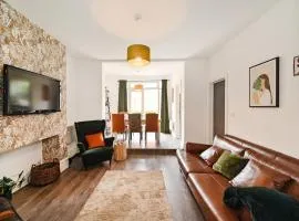 South Croydon, garden maisonette, free parking, Gatwick accessible