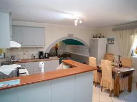Krassi Apartment, Agios Mattheos