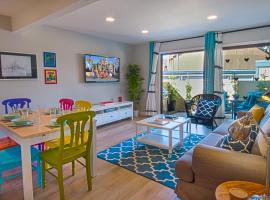 Love Bug by Funtierland Vacation Rentals，位于安纳海姆的酒店