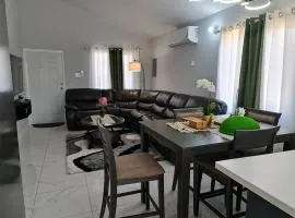 Cozy Relaxing Home in Old Harbour -AC, WiFi and Smart TV