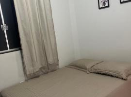 Quarto próximo AV JK