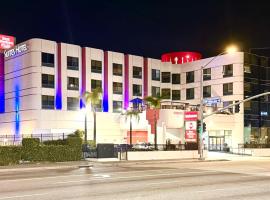 Best Western Plus Suites Hotel - LAX Airport LA Stadium，位于洛杉矶国际机场附近的酒店