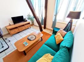 Idéal famille, proche gare et centre-ville, parking gratuit，位于香槟沙隆的酒店