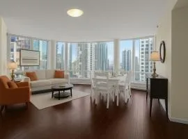 Luxury 3BR Apartment In The Heart Of Downtown - Gorgeous Views!