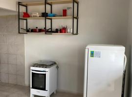 Kitnet com cozinha e ventilador - 2 andar