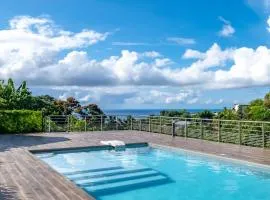 Maraea Deluxe Apt 2BR 2BA with Pool View near Tahiti Airport