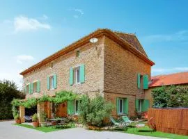 Awesome Home In Lagnes