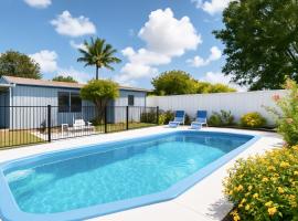 Blue Horizon House with Private Pool. Pet Friendly，位于诺拉的酒店