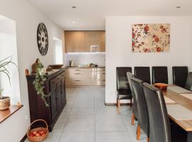 Domek całoroczny nad jeziorem Gaładuś，位于塞伊内的酒店