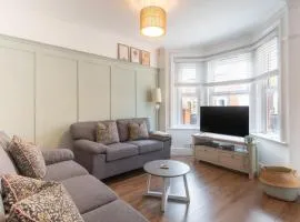 Westfield Town-House Free Parking, Secure Garden