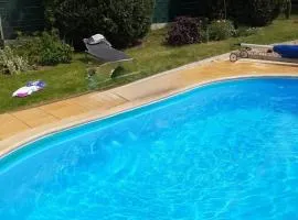 Ferienwohnung Bienwald mit Pool für 4 - 6 Personen mit 3 Schlafzimmern