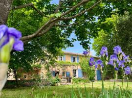Mas provençal, entre vignes et oliviers，位于朗贝斯克的酒店