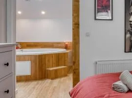 Le Bain de Diane - Maisons Paladins