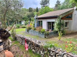 Gite Cocon entre lac et Nature，位于卡尔卡松的酒店